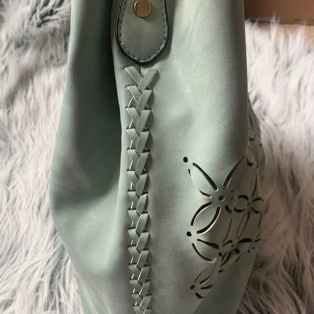 Coco + Carmen‎ Beautiful Laser Cut Mint Shoulder Bag Size M